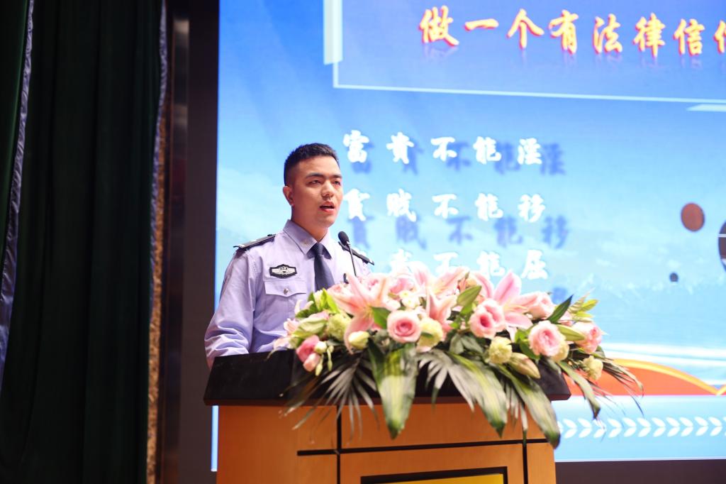 讲春梅故事 学英模精神 育法学新人——加拿大pc走势预测网站pc飞飞与邵阳法院联合开展读书报告会·座谈会